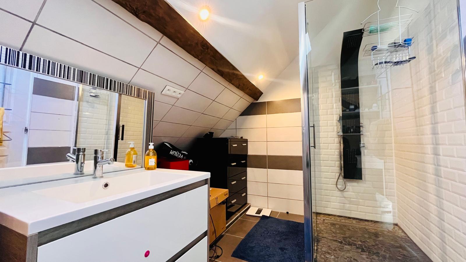 Maison de ville à vendre  - 5 pièce(s) - 180m2 - Douvaine (74140)