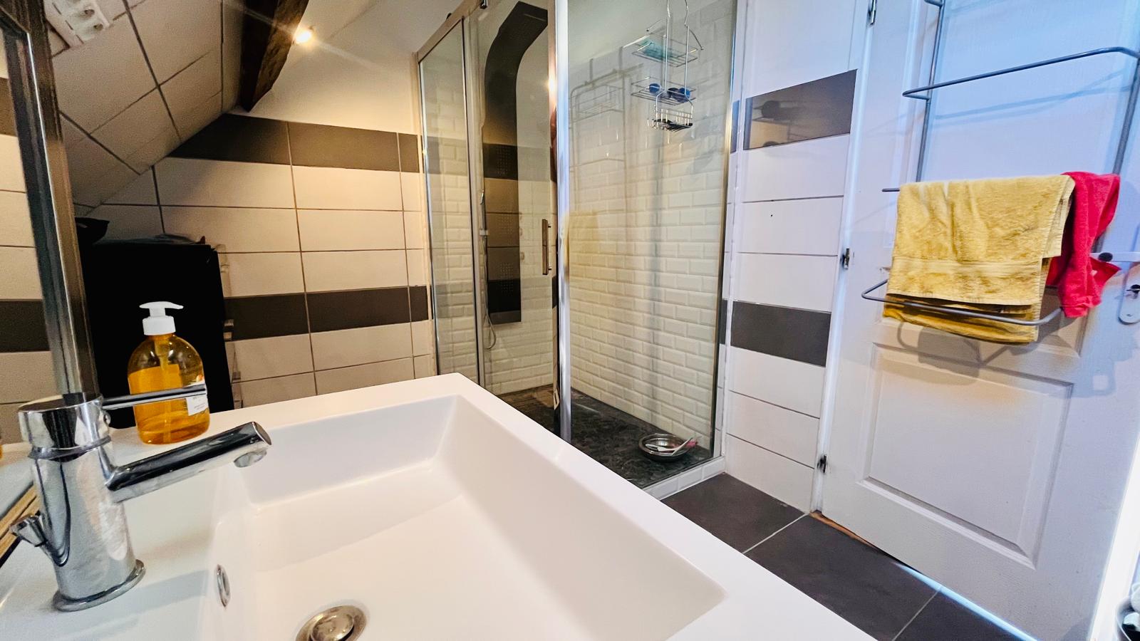 Maison de ville à vendre  - 5 pièce(s) - 180m2 - Douvaine (74140)