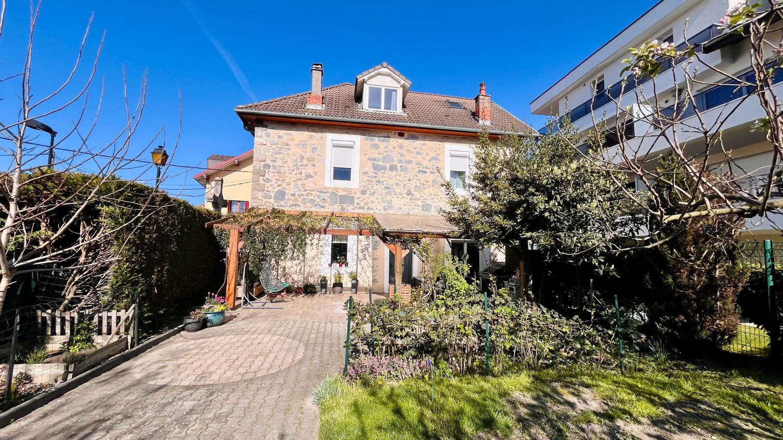 Maison de ville à vendre  - 5 pièce(s) - 180m2 - Douvaine (74140)