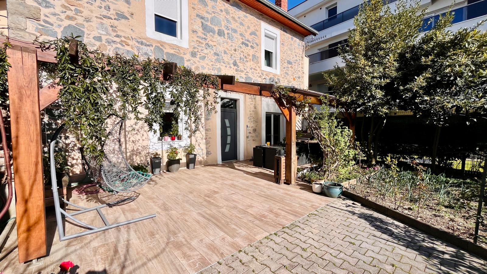 Maison de ville à vendre  - 5 pièce(s) - 180m2 - Douvaine (74140)