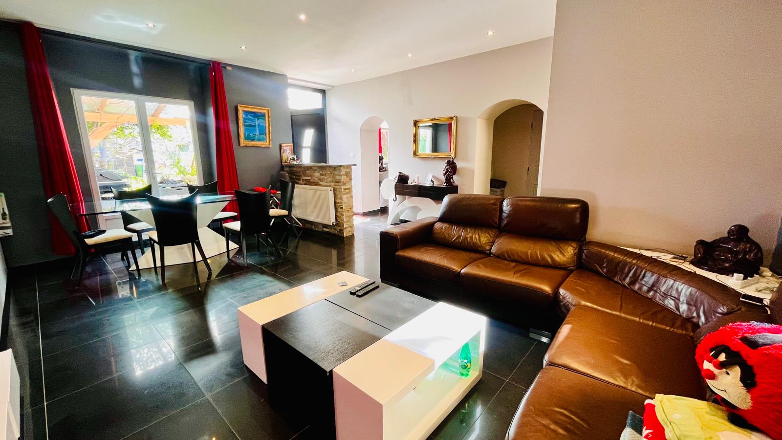 Maison de ville à vendre  - 5 pièce(s) - 180m2 - Douvaine (74140)