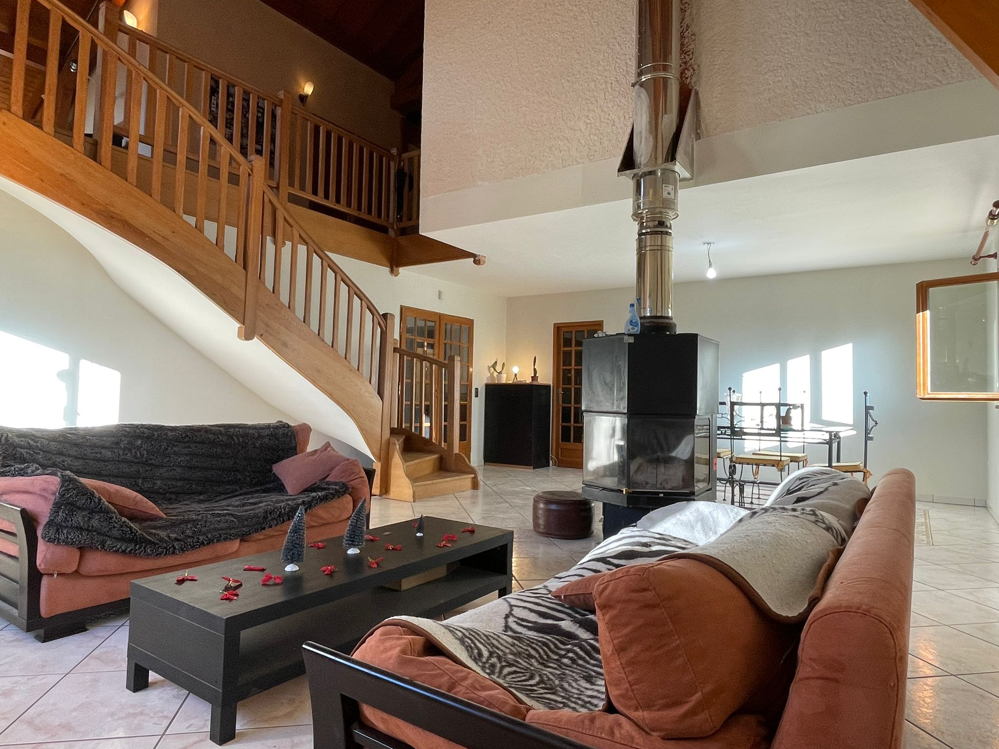 Maison à vendre  - 8 pièce(s) - 210m2 - Beaumont (74160)