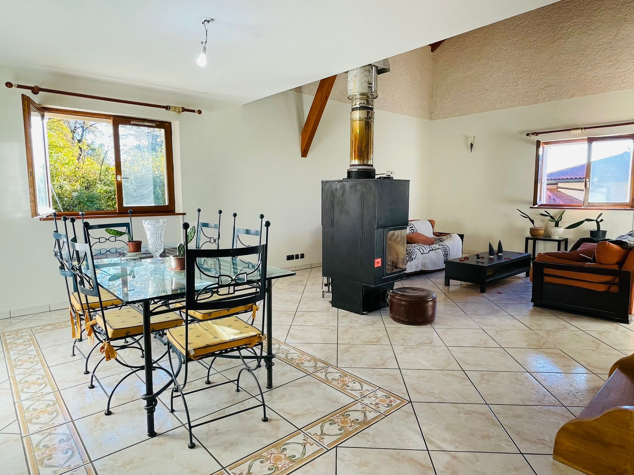 Maison à vendre  - 8 pièce(s) - 210m2 - Beaumont (74160)