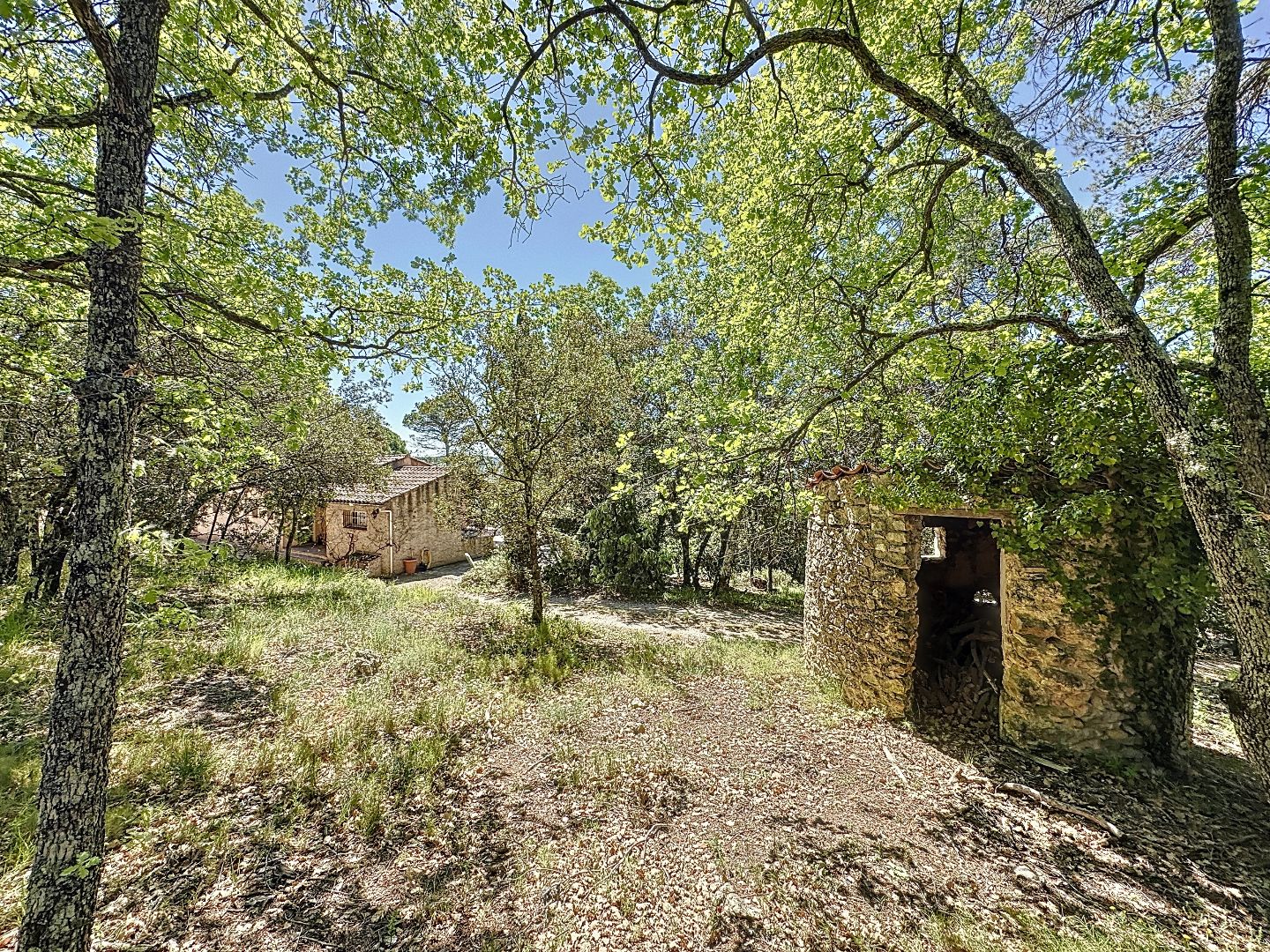 Maison à vendre  - 170m2 - Saint-antonin-du-var (83510)