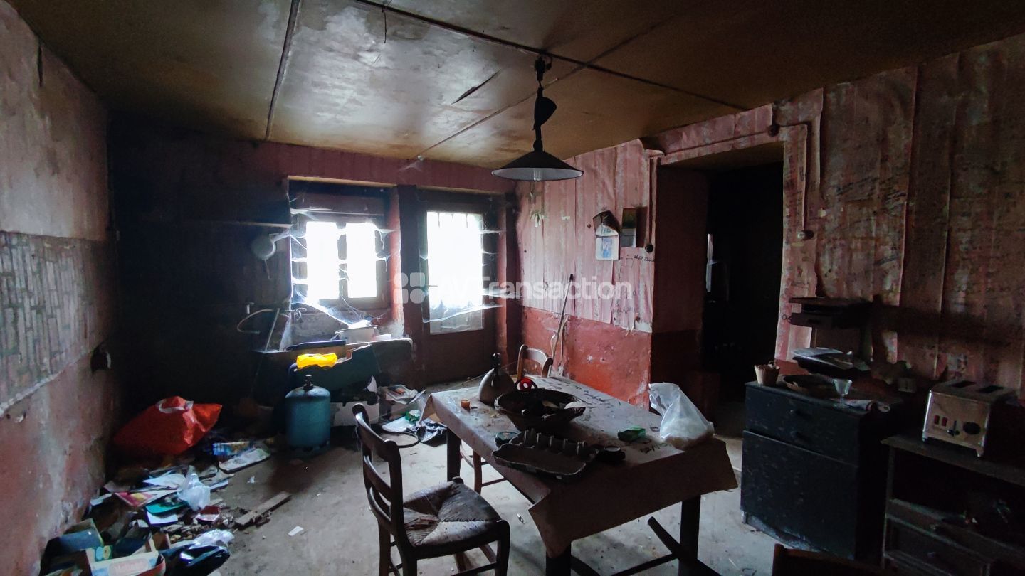 Maison à vendre  - 3 pièce(s) - 200m2 - Villers-chemin-et-mont-lès-étrelles (70700)