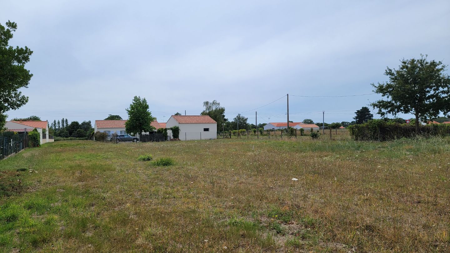 Terrain constructible à vendre  - 852m2 - Soullans (85300)