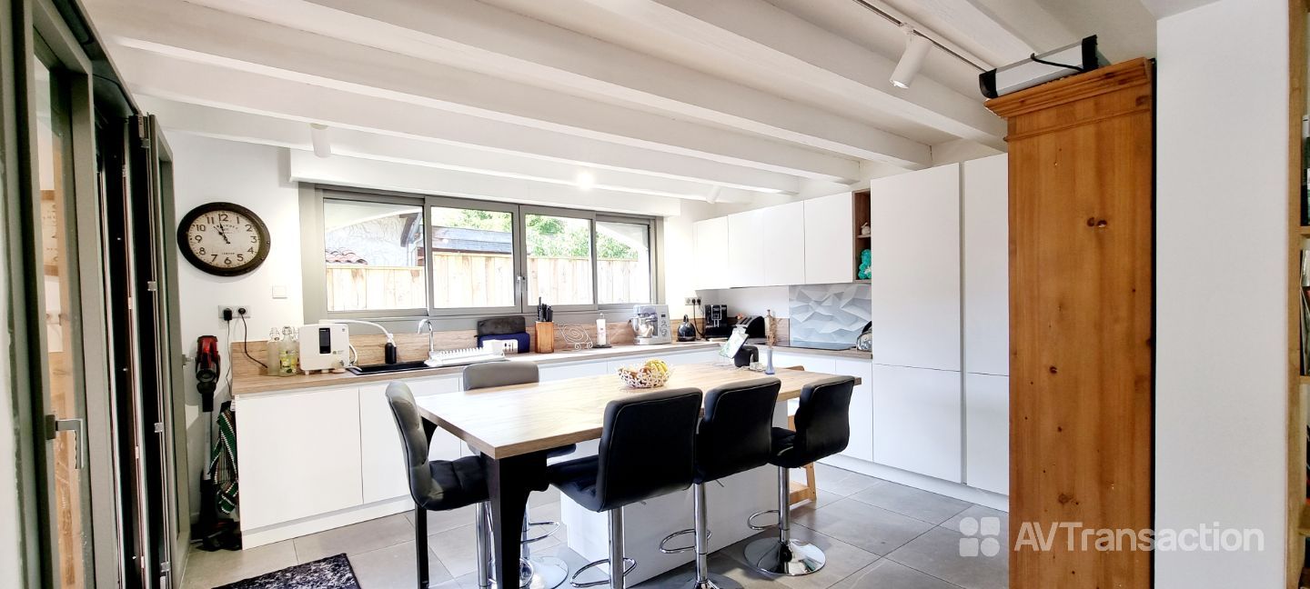 🏡 Maison familiale cossue à proximité du centre ville !