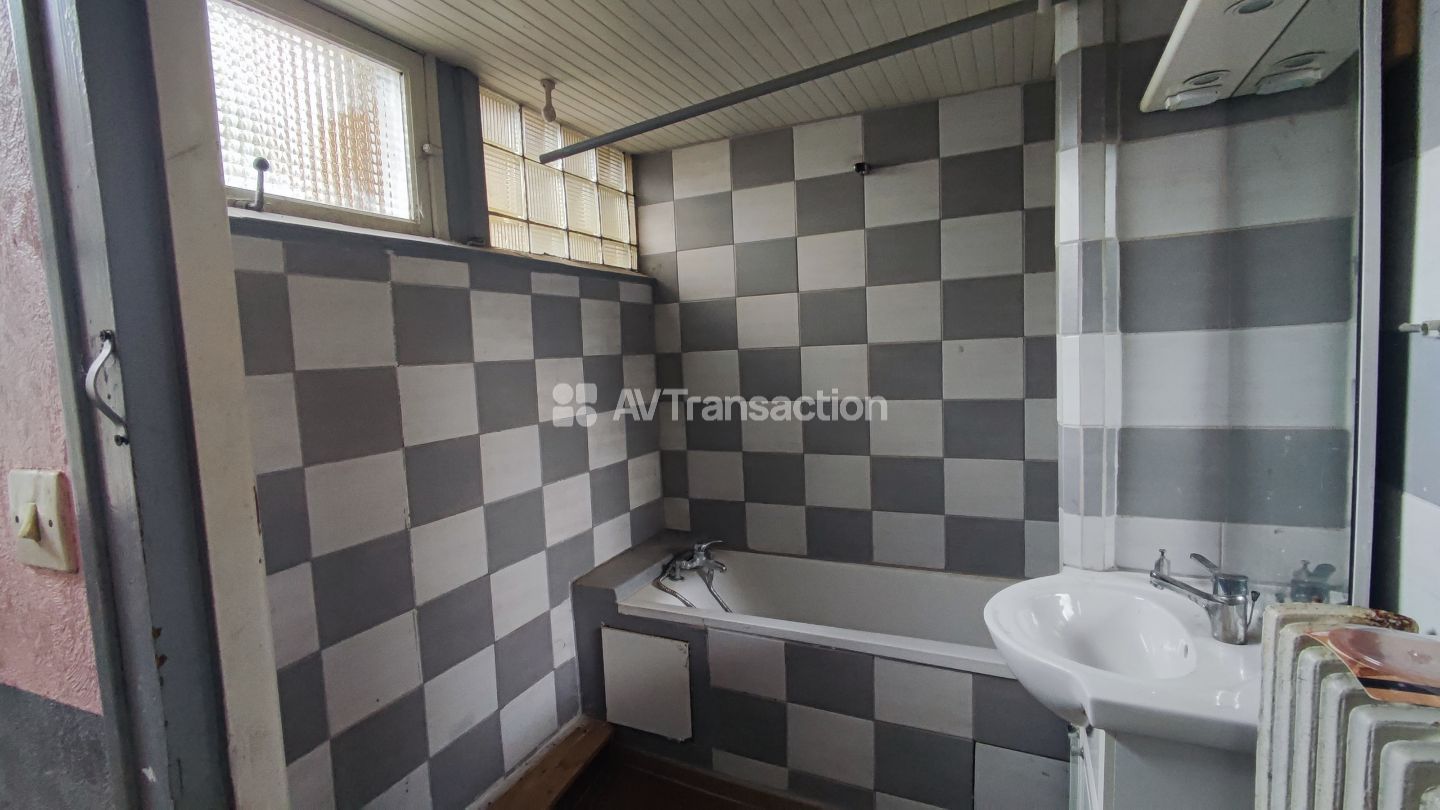 Maison à vendre  - 10 pièce(s) - 220m2 - Gy (70700)