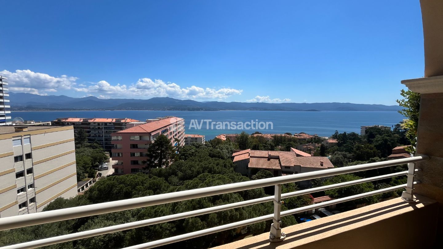 Appartement à vendre Parc Berthault vue mer Ajaccio
