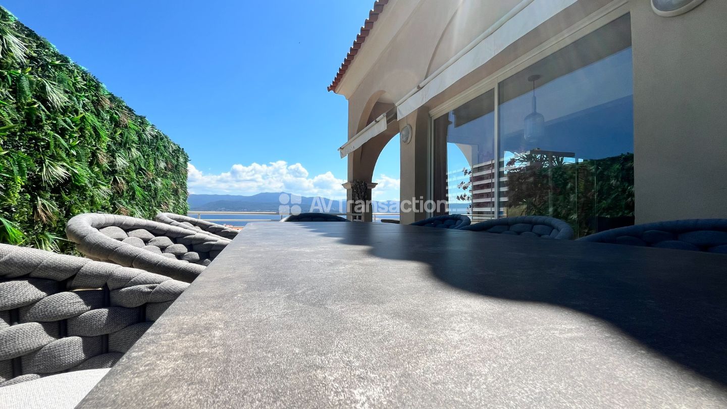 Appartement à vendre Parc Berthault vue mer Ajaccio