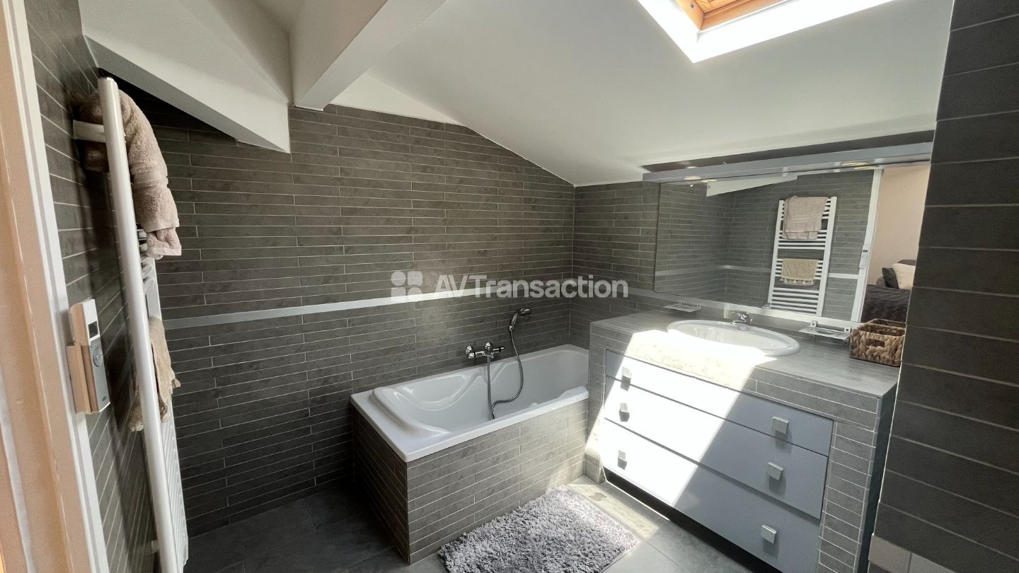 Ajaccio Parc Berthault Duplex d'exception à vendre avec vue me.