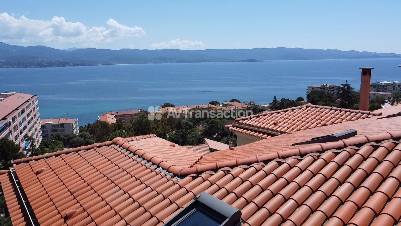 Ajaccio Parc Berthault Duplex d'exception à vendre avec vue me.