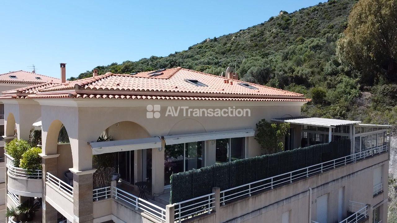 Ajaccio Parc Berthault Duplex d'exception à vendre avec vue me.