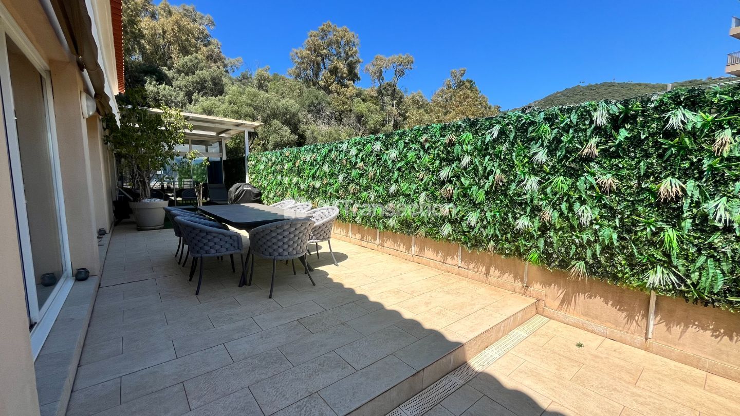 Ajaccio Parc Berthault Duplex d'exception à vendre avec vue me.