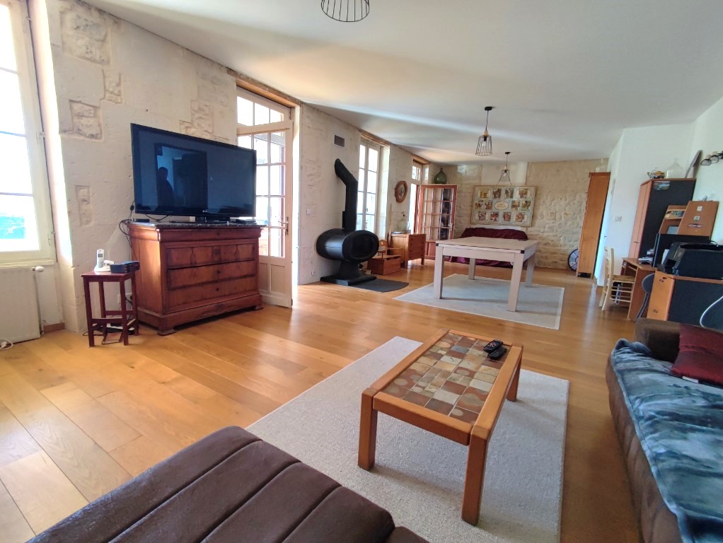 Maison à vendre  - 7 pièce(s) - 190m2 - Pons (17800)