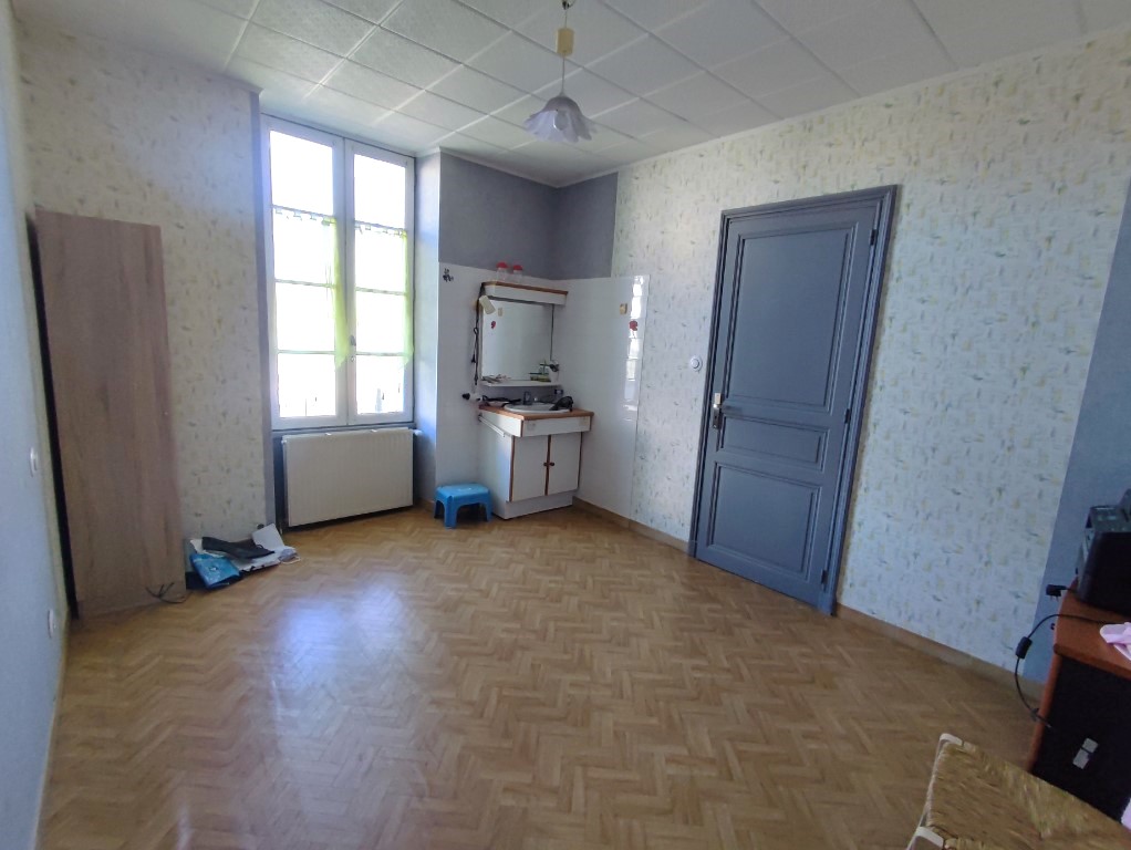 Maison à vendre  - 7 pièce(s) - 190m2 - Pons (17800)