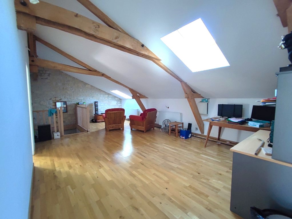 Maison à vendre  - 7 pièce(s) - 190m2 - Pons (17800)