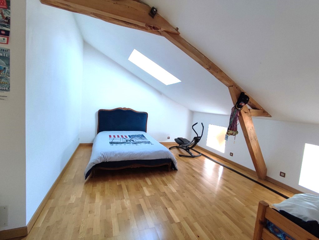 Maison à vendre  - 7 pièce(s) - 190m2 - Pons (17800)