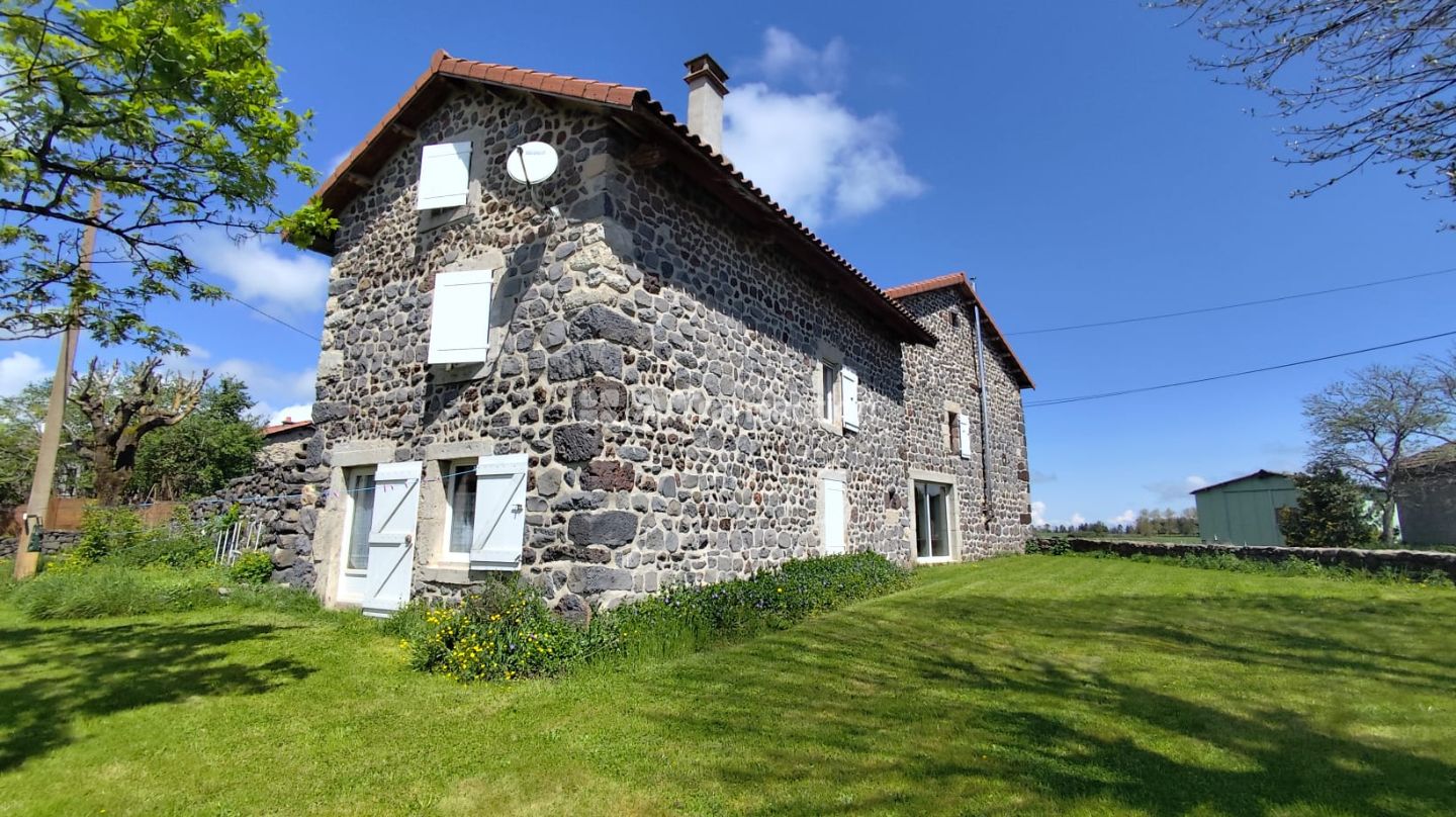 Maison de caractère, 8 chambres, salle 100m2, sans travaux