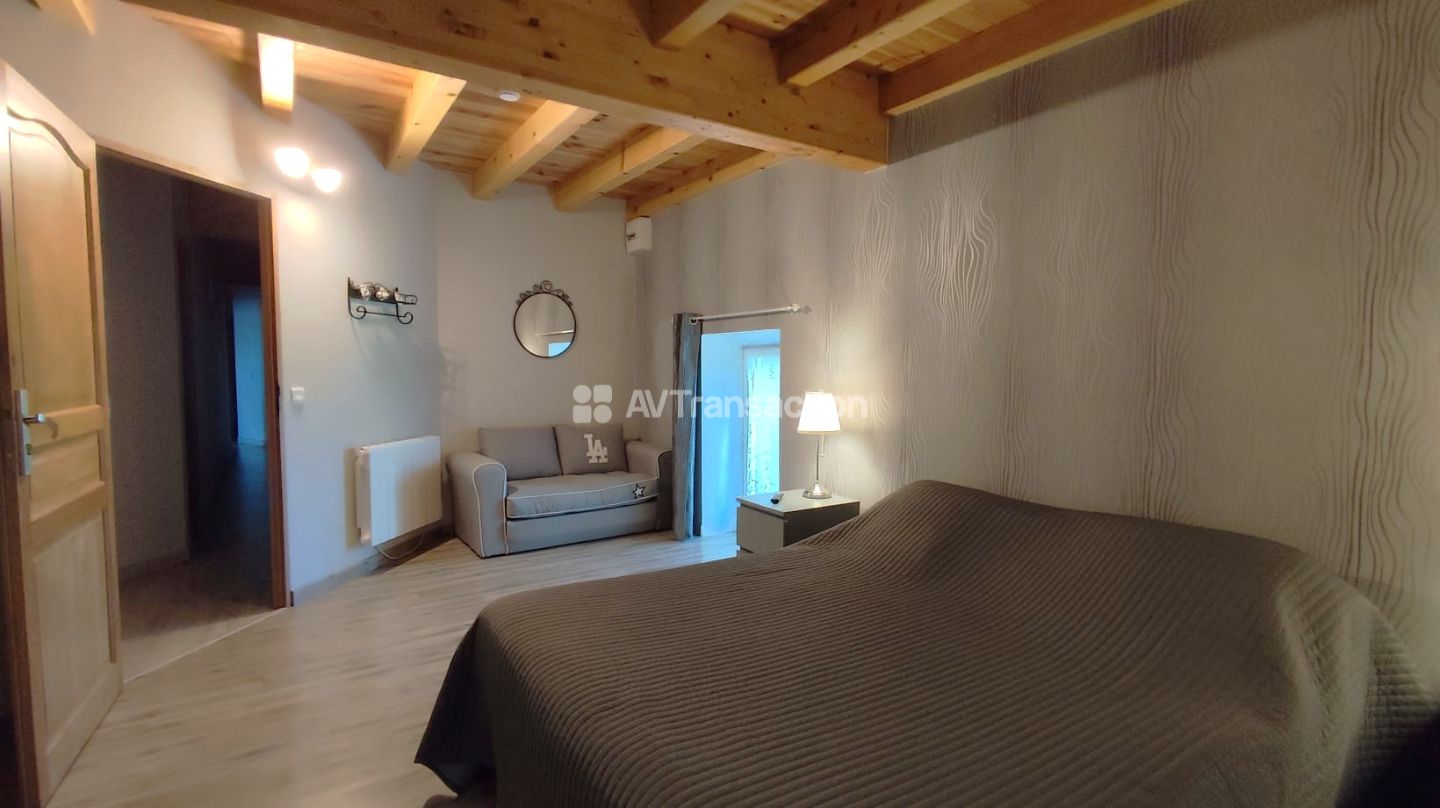 Maison à vendre  - 14 pièce(s) - 370m2 - Arlempdes (43490)