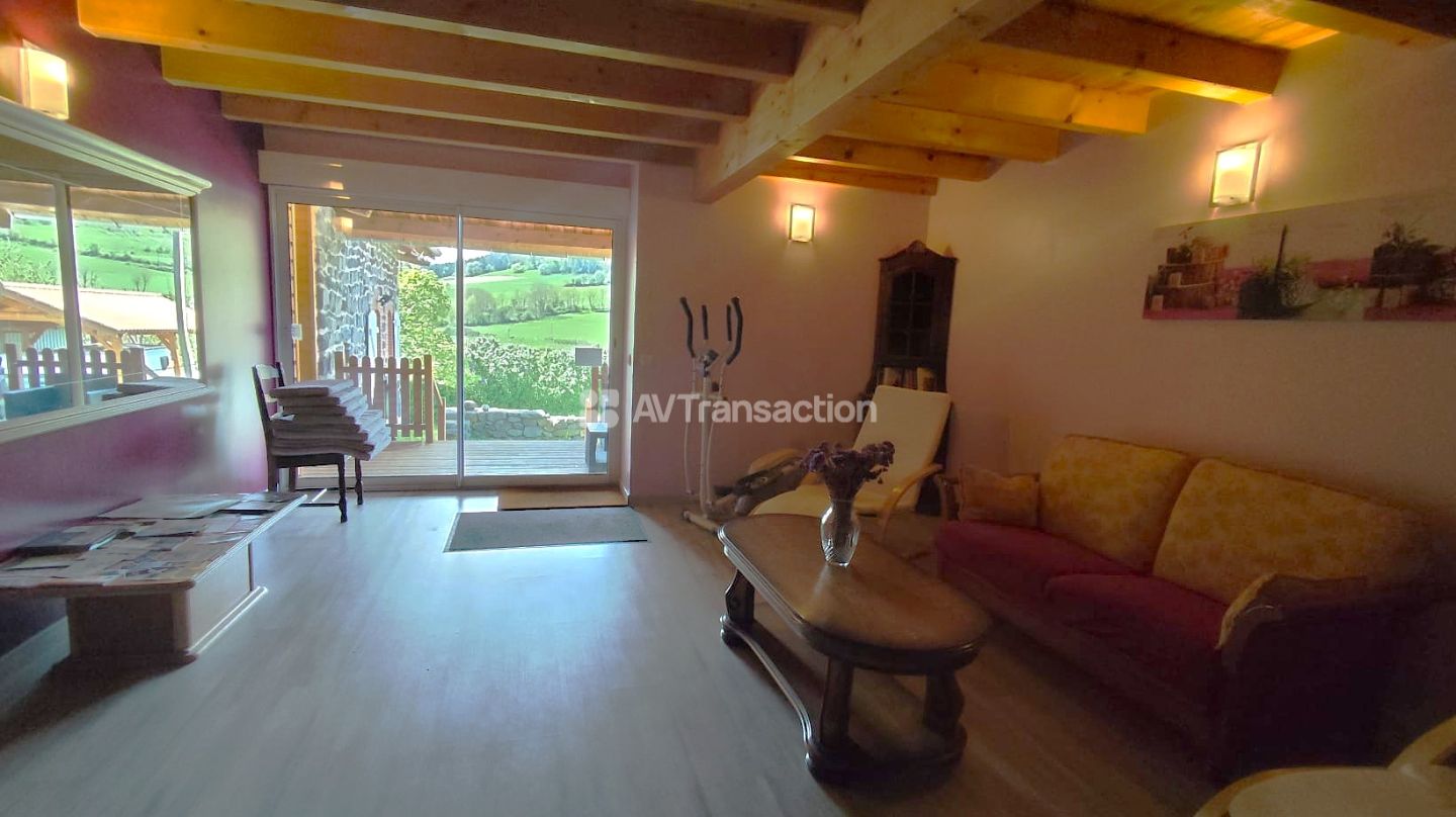 Maison à vendre  - 14 pièce(s) - 370m2 - Arlempdes (43490)