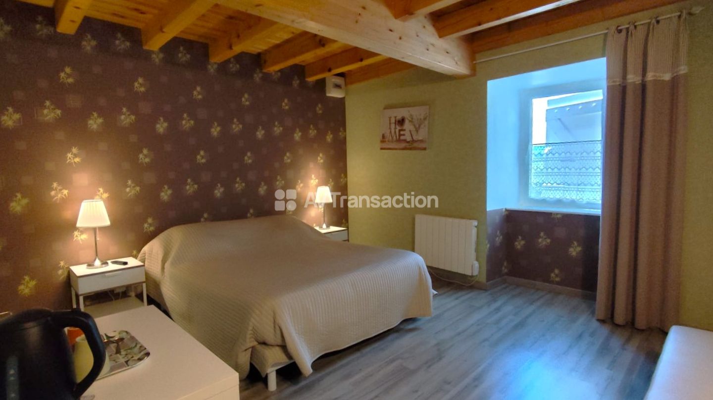 Maison à vendre  - 14 pièce(s) - 370m2 - Arlempdes (43490)