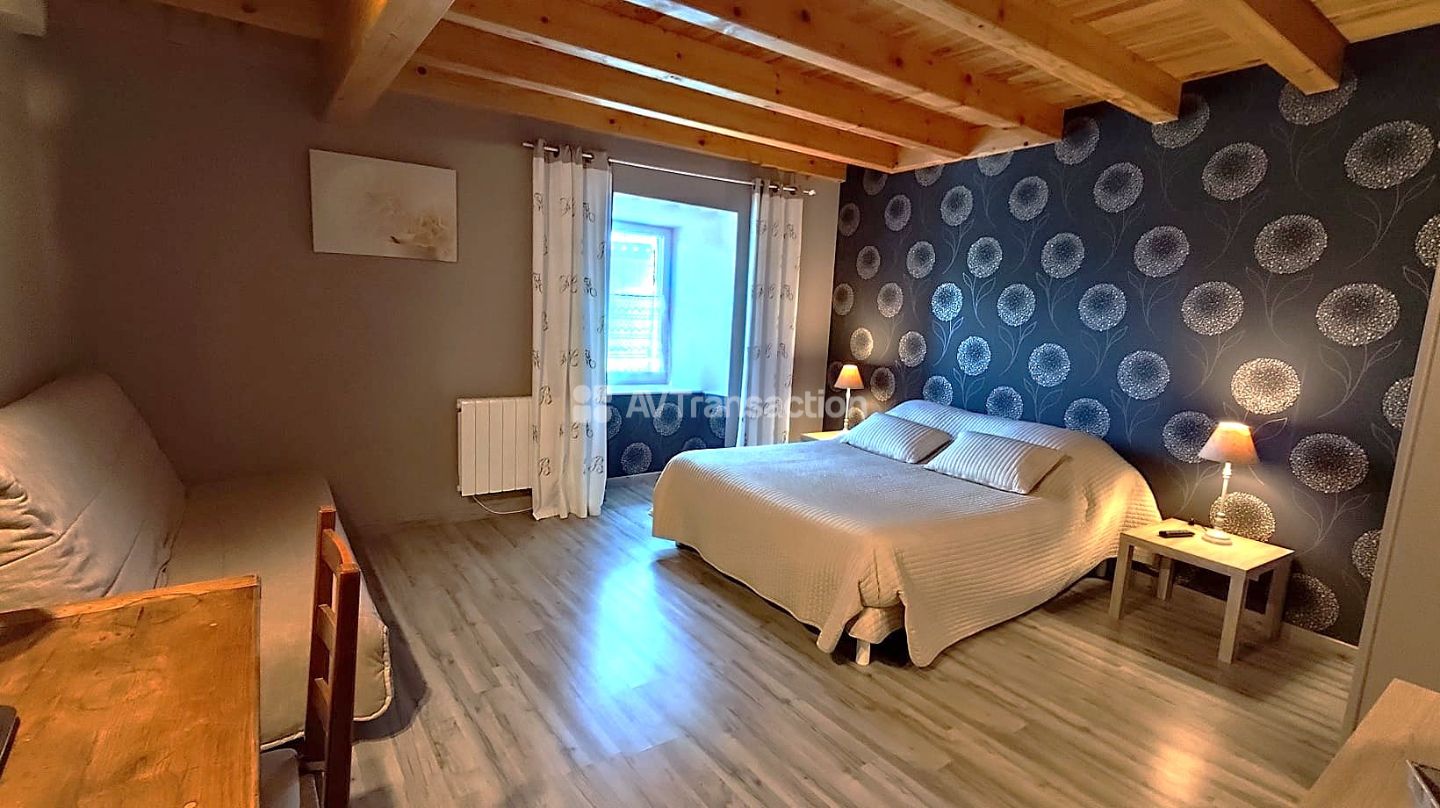 Maison à vendre  - 14 pièce(s) - 370m2 - Arlempdes (43490)