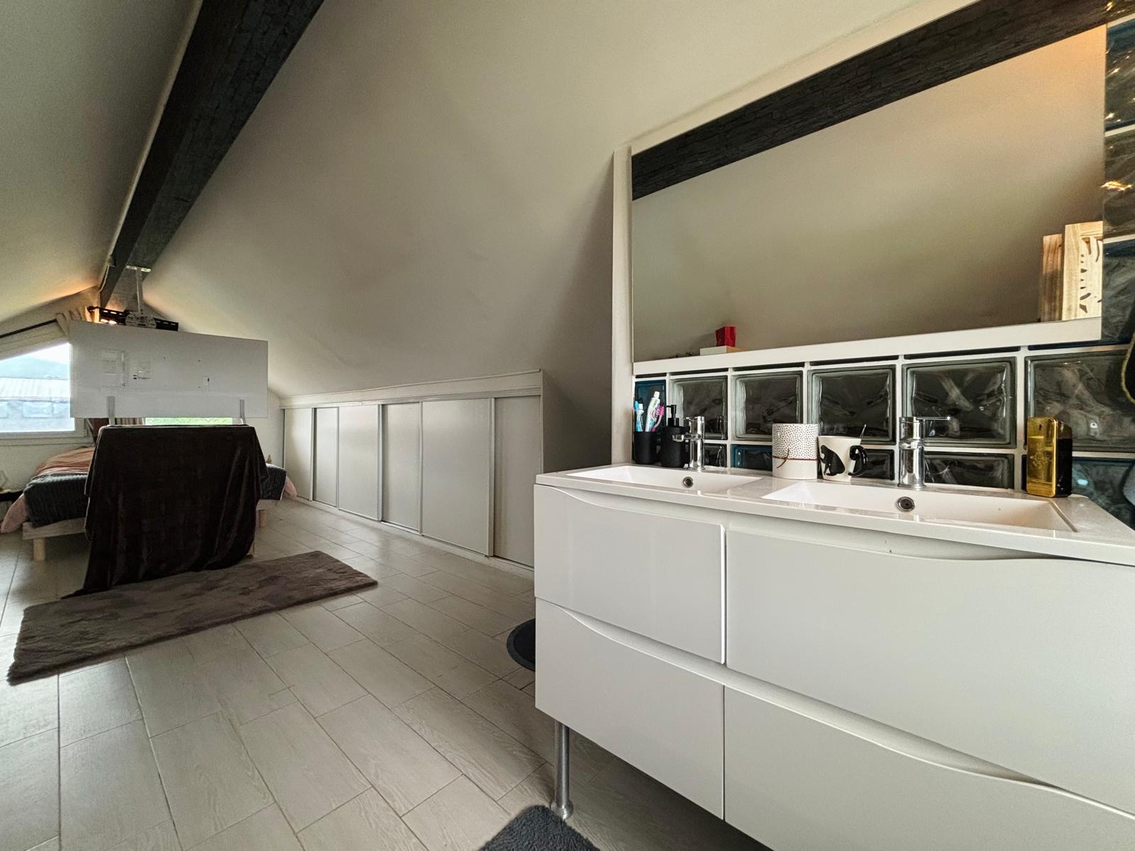 Appartement à vendre  - 4 pièce(s) - 102m2 - Douvaine (74140)