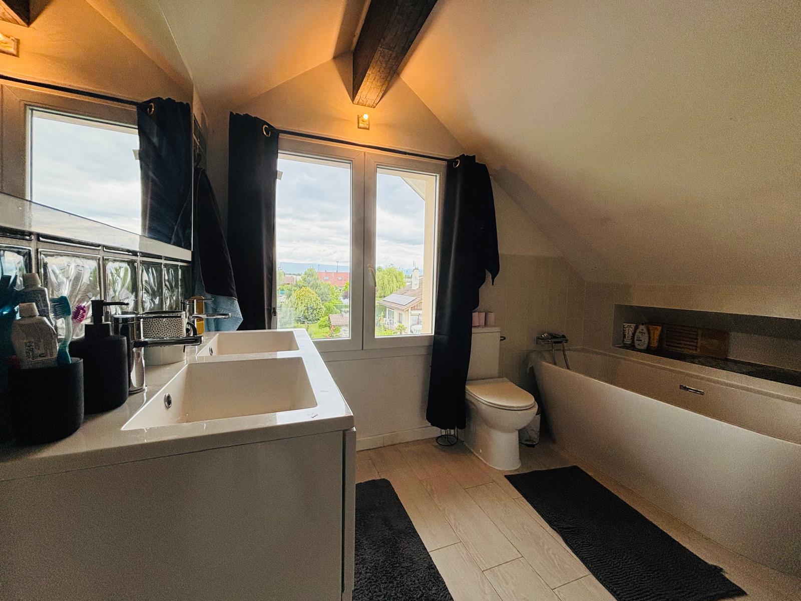 Appartement à vendre  - 4 pièce(s) - 102m2 - Douvaine (74140)