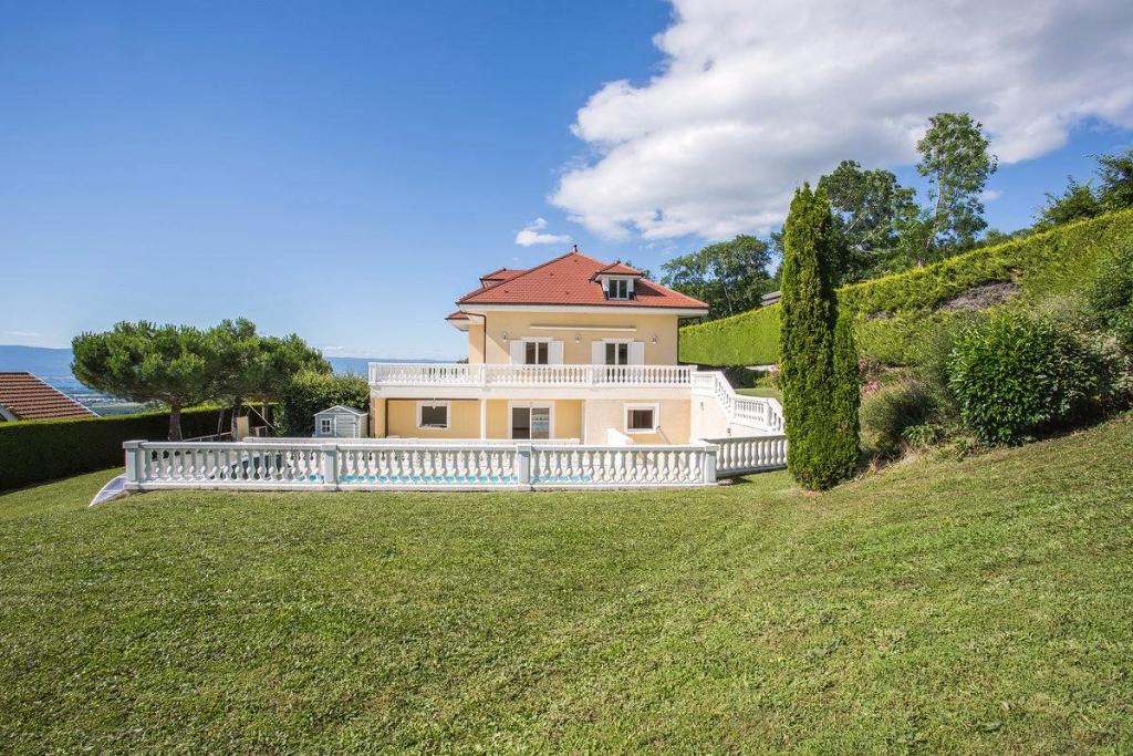 Villa à vendre  - 9 pièce(s) - 285m2 - Cranves-sales (74380)