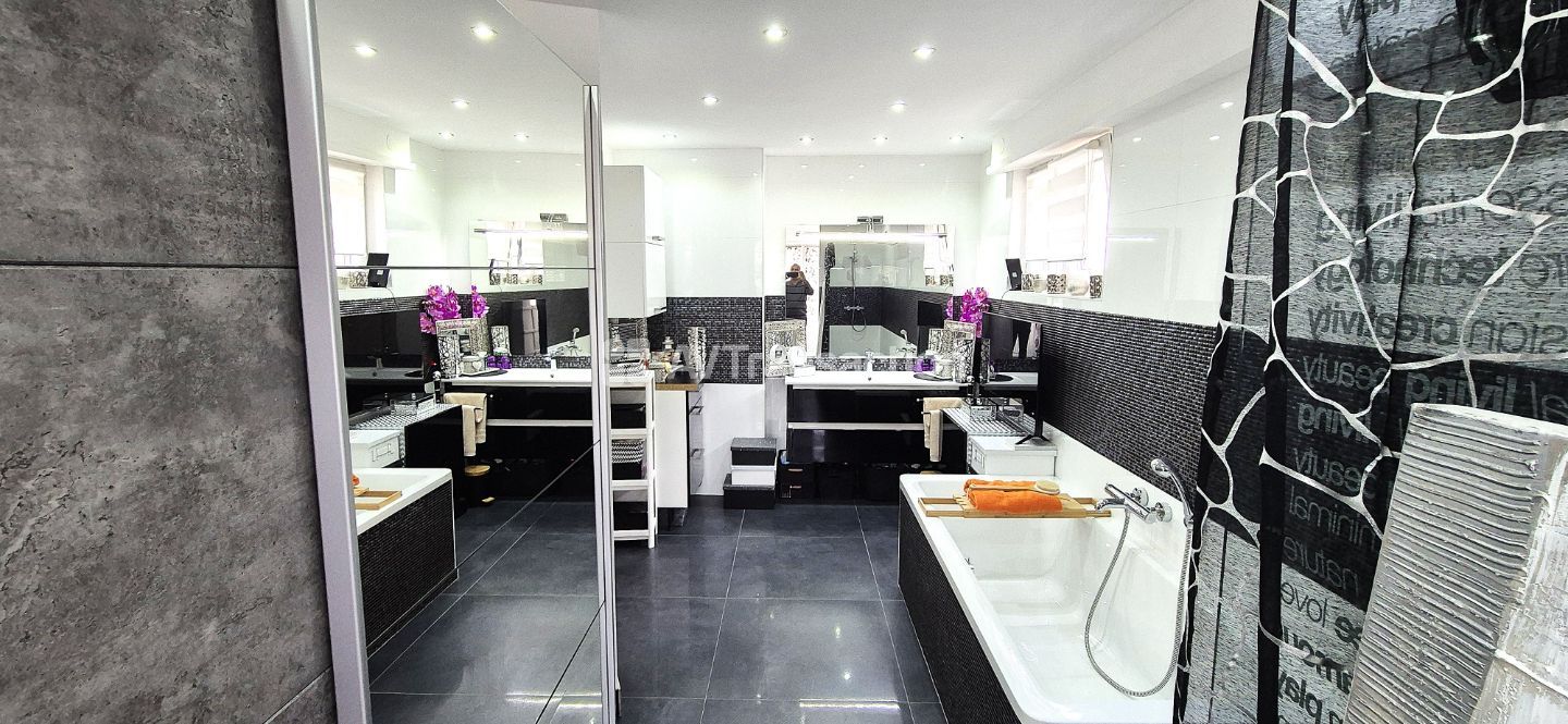 Maison à vendre  - 4 pièce(s) - 134m2 - Illkirch-graffenstaden (67400)