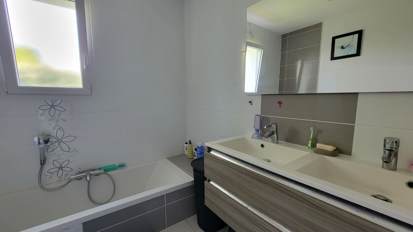 Maison à vendre  - 8 pièce(s) - 177m2 - La Garnache (85710)