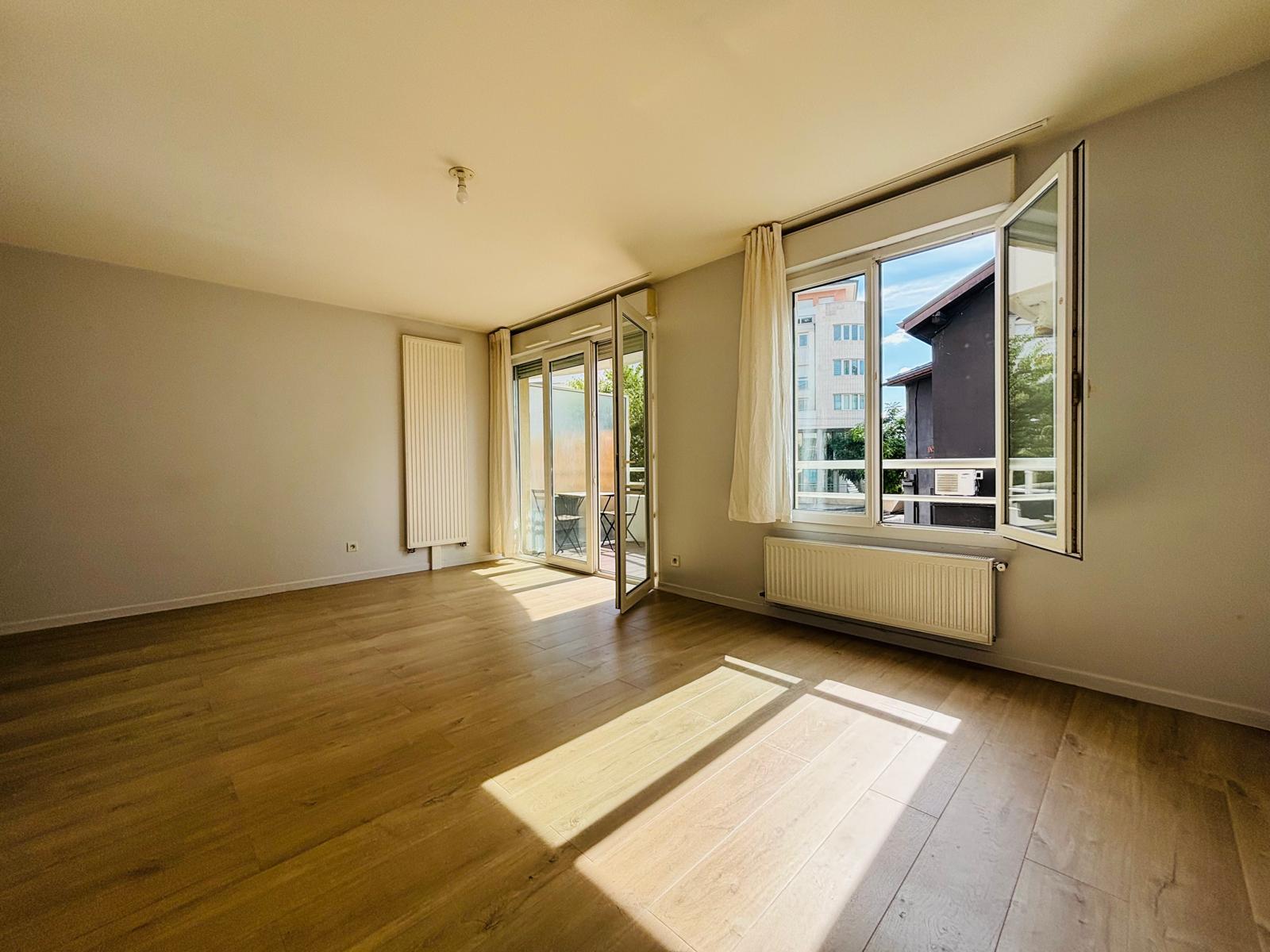 Appartement rénové à vendre  - 3 pièce(s) - 67m2 - Gaillard (74240)