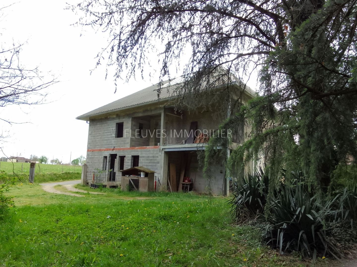 Maison à rénover à vendre  - 6 pièce(s) - 300m2 - Lucq-de-béarn (64360)