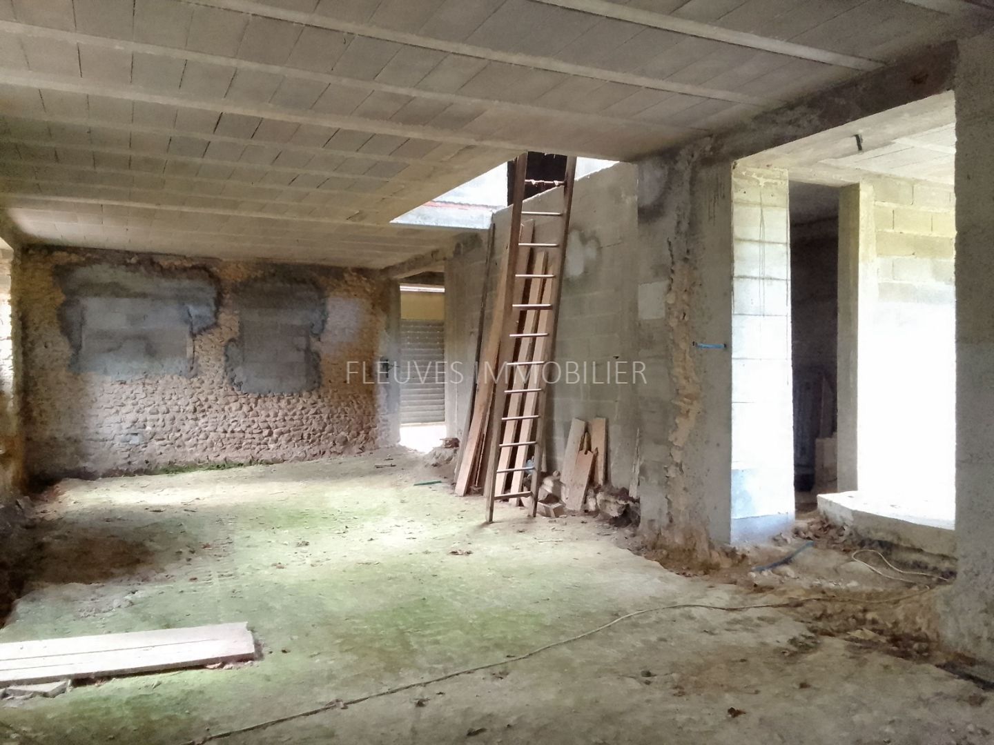 Maison à rénover à vendre  - 6 pièce(s) - 300m2 - Lucq-de-béarn (64360)