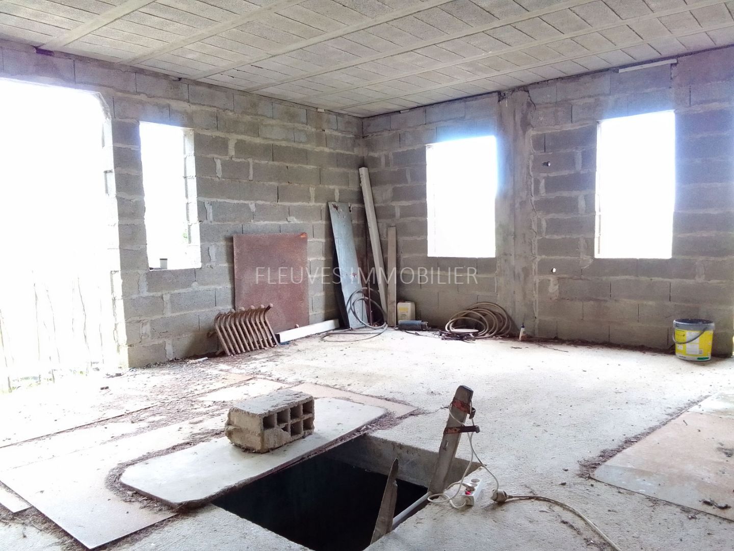 Maison à rénover à vendre  - 6 pièce(s) - 300m2 - Lucq-de-béarn (64360)