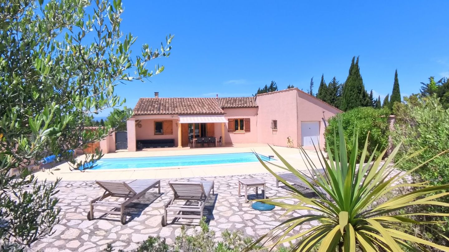 Villa 135m² avec 3 chambres, piscine, 2100m² à Castelnau-d'Aude