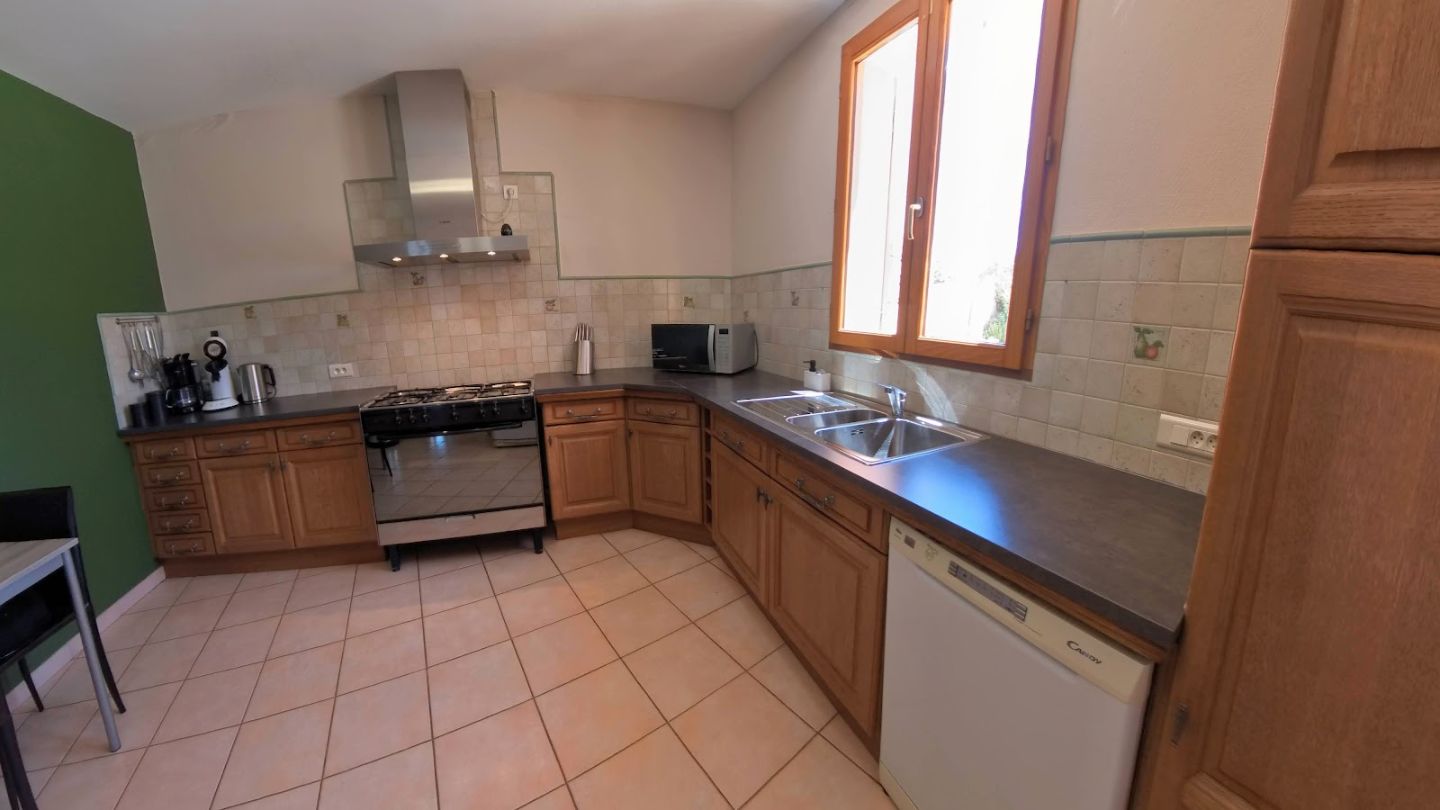 Villa 135m² avec 3 chambres, piscine, 2100m² à Castelnau-d'Aude