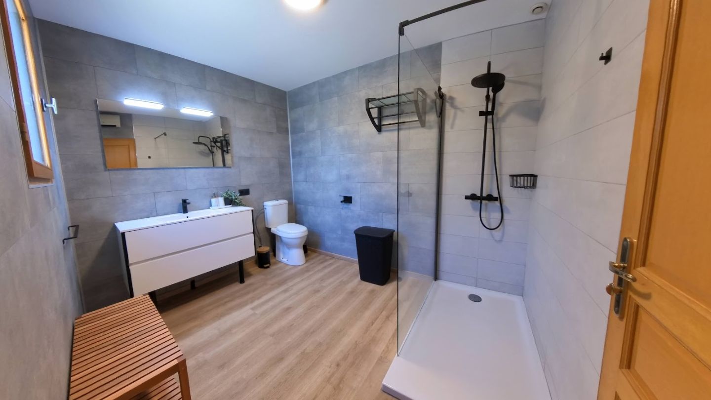 Villa 135m² avec 3 chambres, piscine, 2100m² à Castelnau-d'Aude