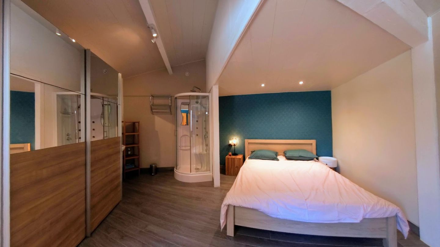 Villa 135m² avec 3 chambres, piscine, 2100m² à Castelnau-d'Aude