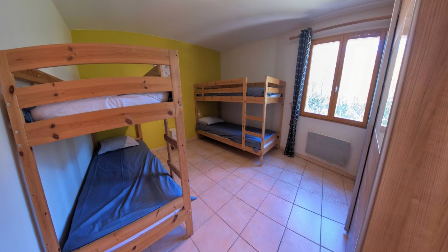 Villa 135m² avec 3 chambres, piscine, 2100m² à Castelnau-d'Aude