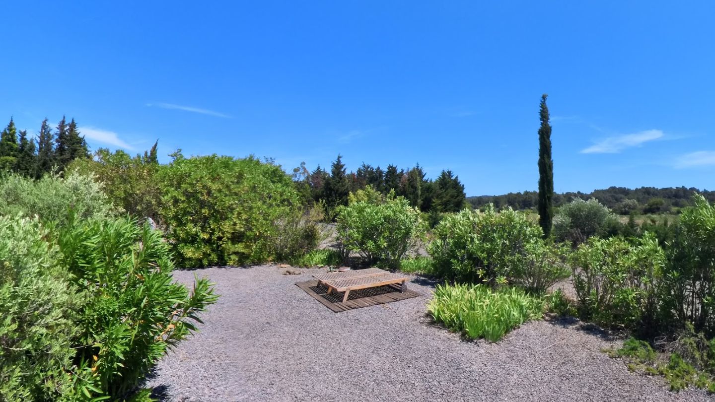 Villa 135m² avec 3 chambres, piscine, 2100m² à Castelnau-d'Aude