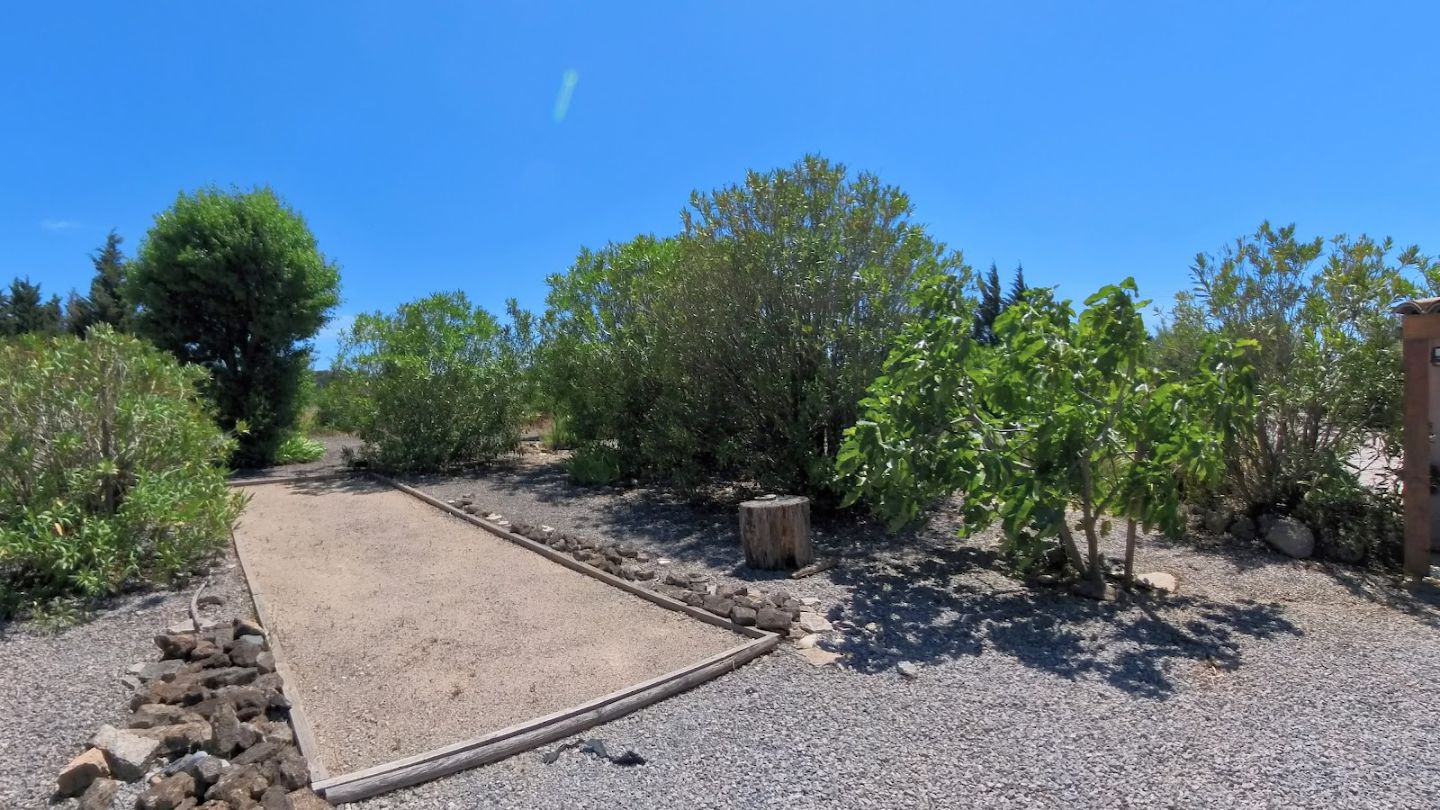 Villa 135m² avec 3 chambres, piscine, 2100m² à Castelnau-d'Aude