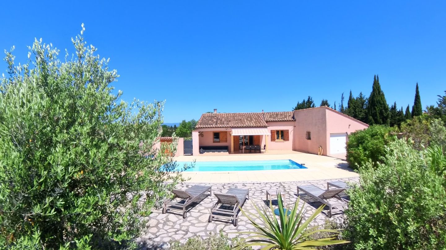 Villa 135m² avec 3 chambres, piscine, 2100m² à Castelnau-d'Aude