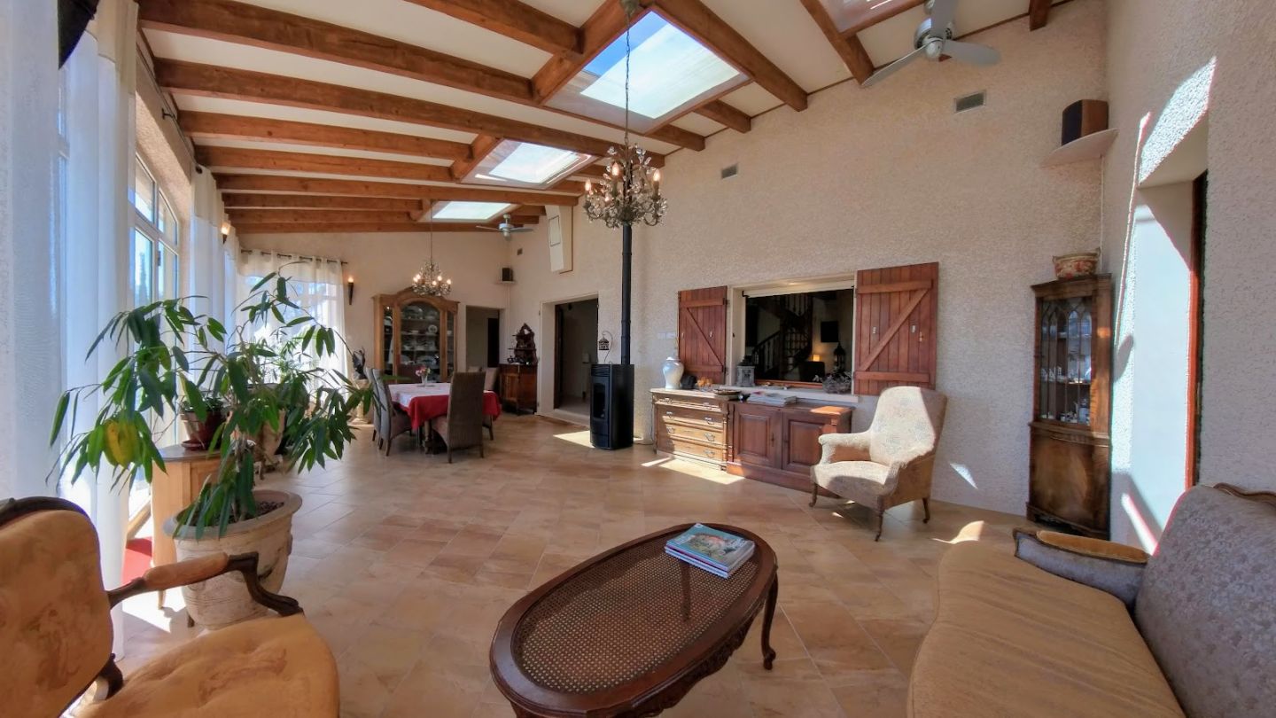 Maison à vendre  - 9 pièce(s) - 229m2 - Cesseras (34210)