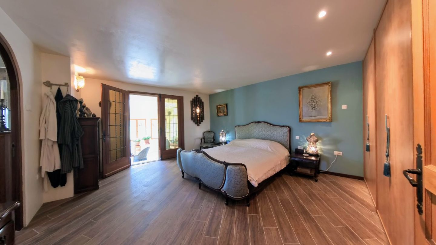 Maison à vendre  - 9 pièce(s) - 229m2 - Cesseras (34210)