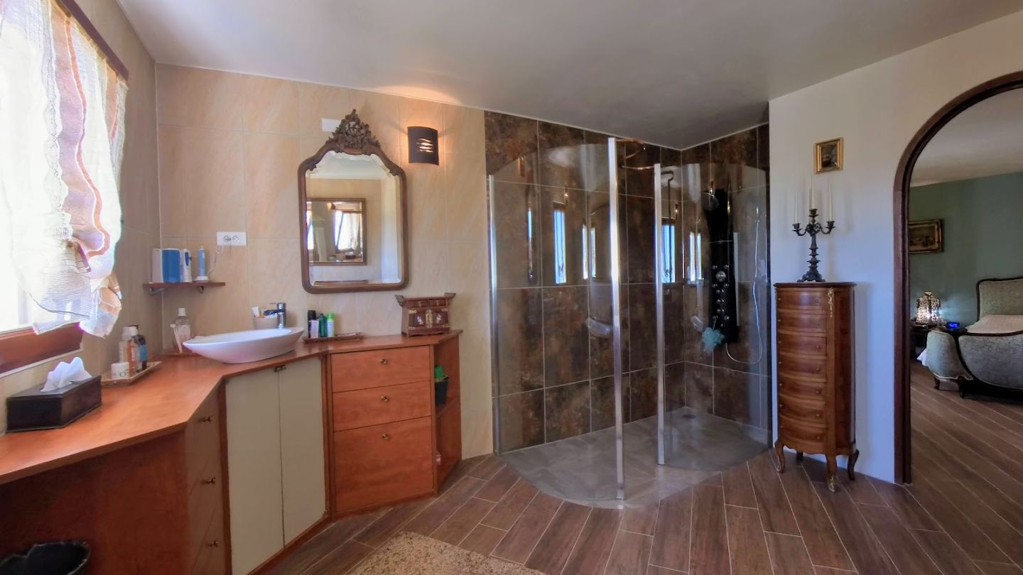 Maison à vendre  - 9 pièce(s) - 229m2 - Cesseras (34210)