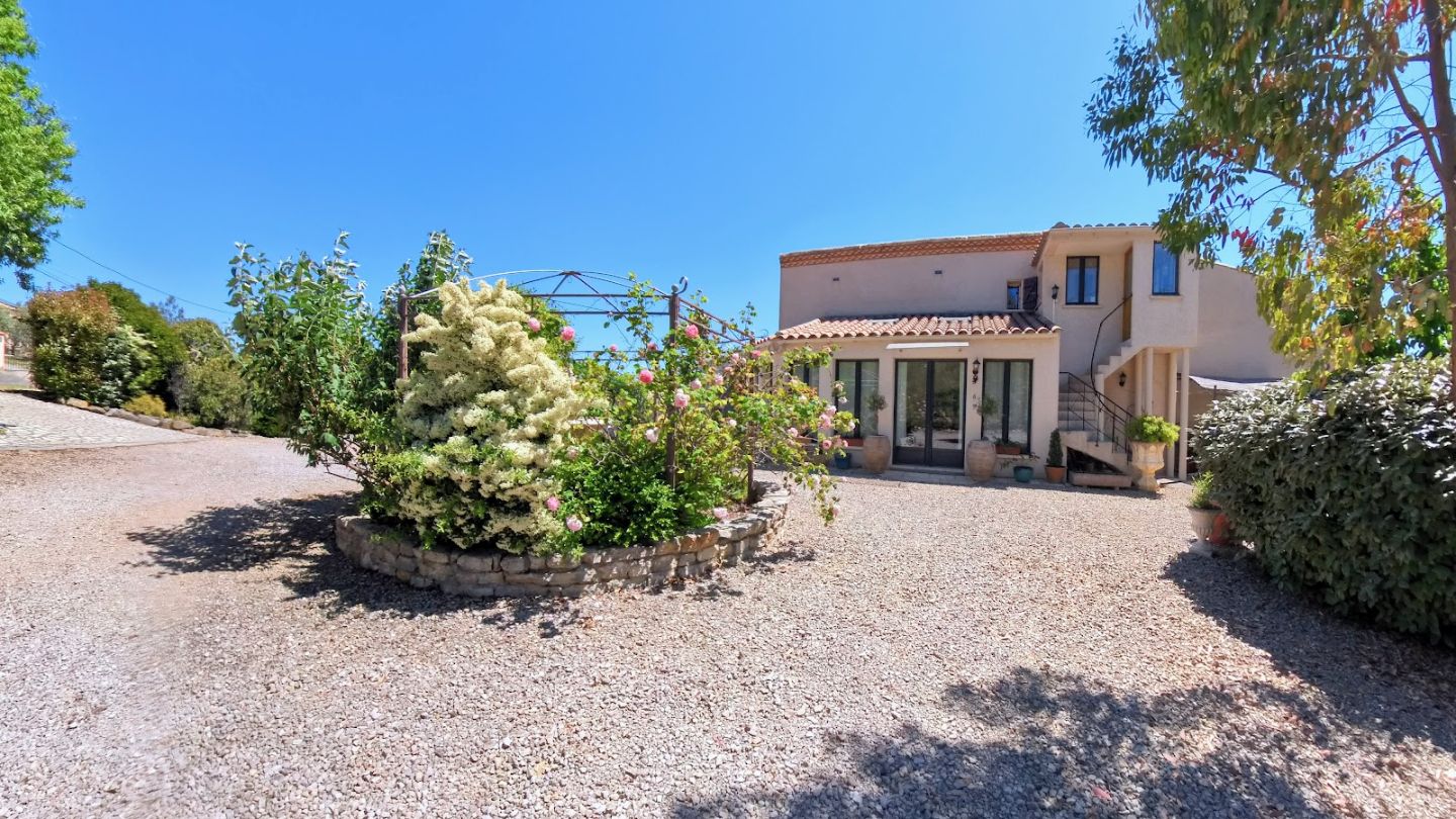 Maison à vendre  - 9 pièce(s) - 229m2 - Cesseras (34210)