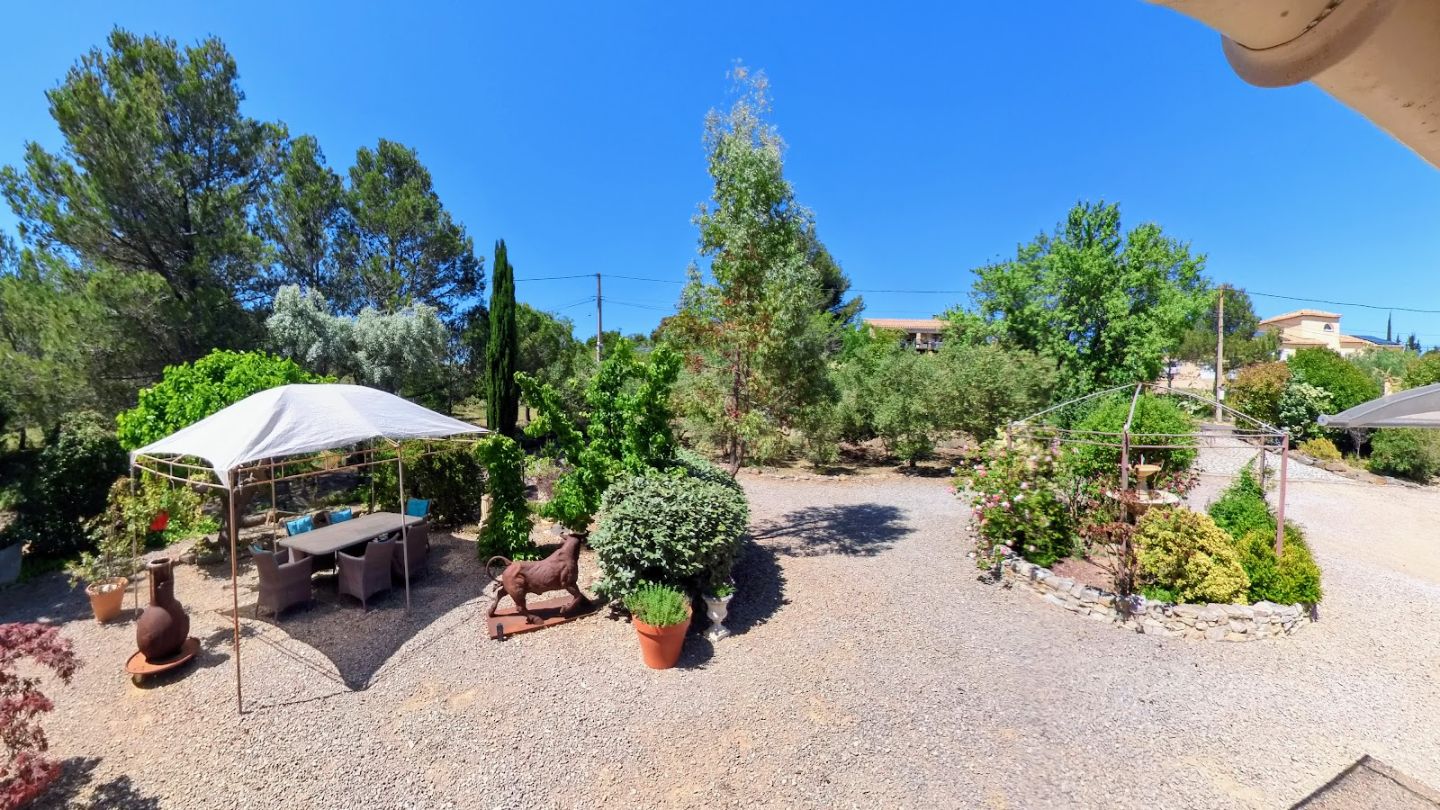 Maison à vendre  - 9 pièce(s) - 229m2 - Cesseras (34210)