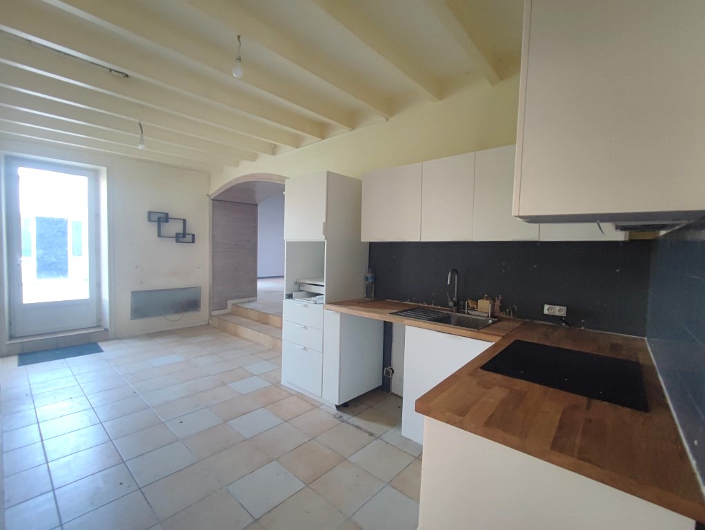 Immeuble à vendre  - 6 pièce(s) - 160m2 - Mortagne Sur Gironde (17120)